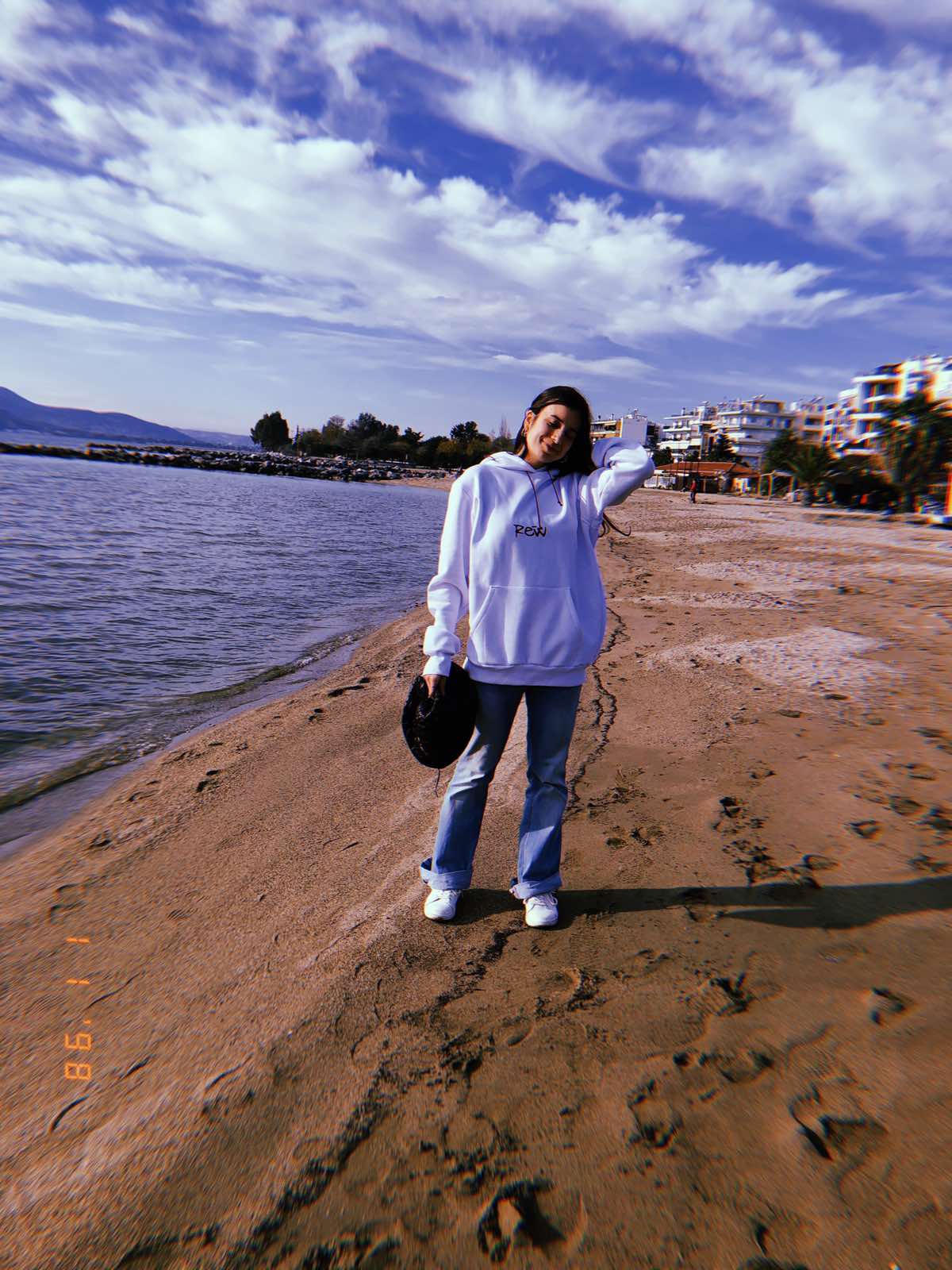 Oversized White hoodie with laces
