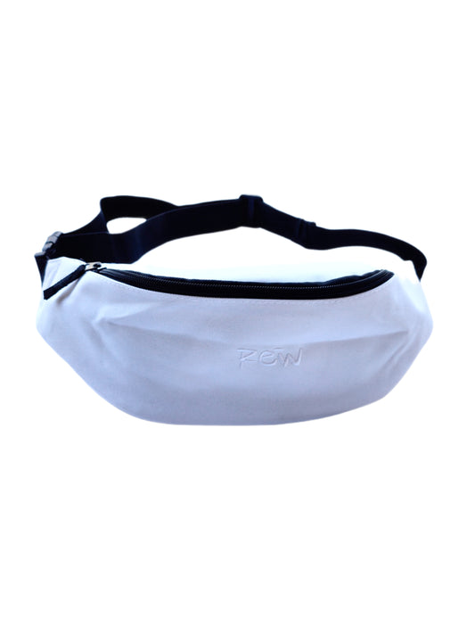 Total white τσαντάκι μπανάνα από την Rew Custom Clothing